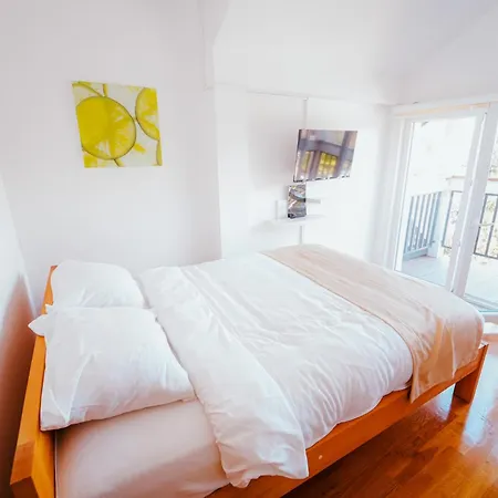 Magnus - Free Parking