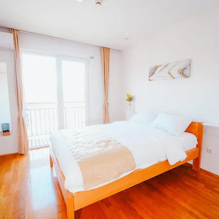 Aparthotel Magnus - Free Parking 3*