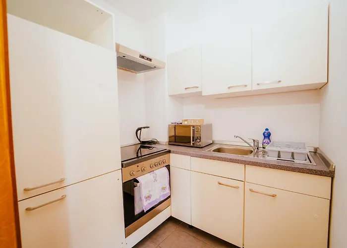 Aparthotel Magnus - Free Parking