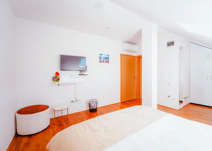 Aparthotel Magnus - Free Parking