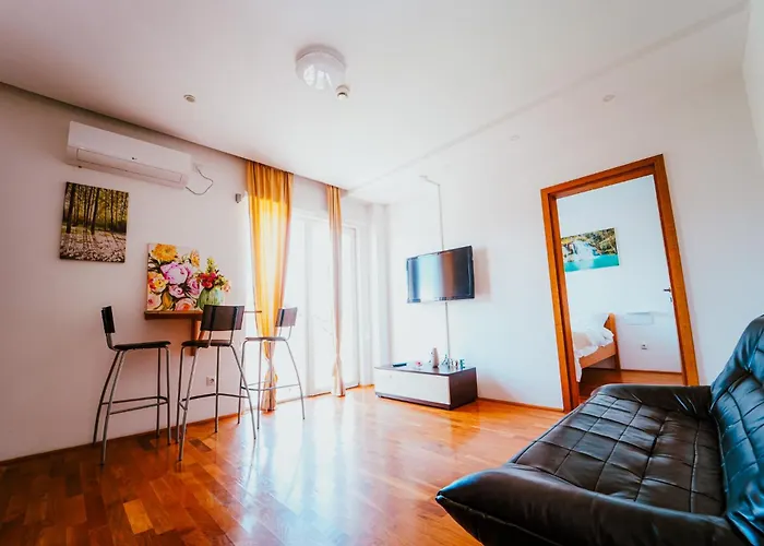 Aparthotel Magnus - Free Parking 3*